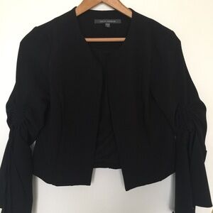 Bolero with adjustable sleeves